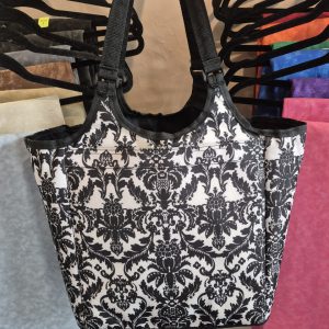 Black & white sewing bag